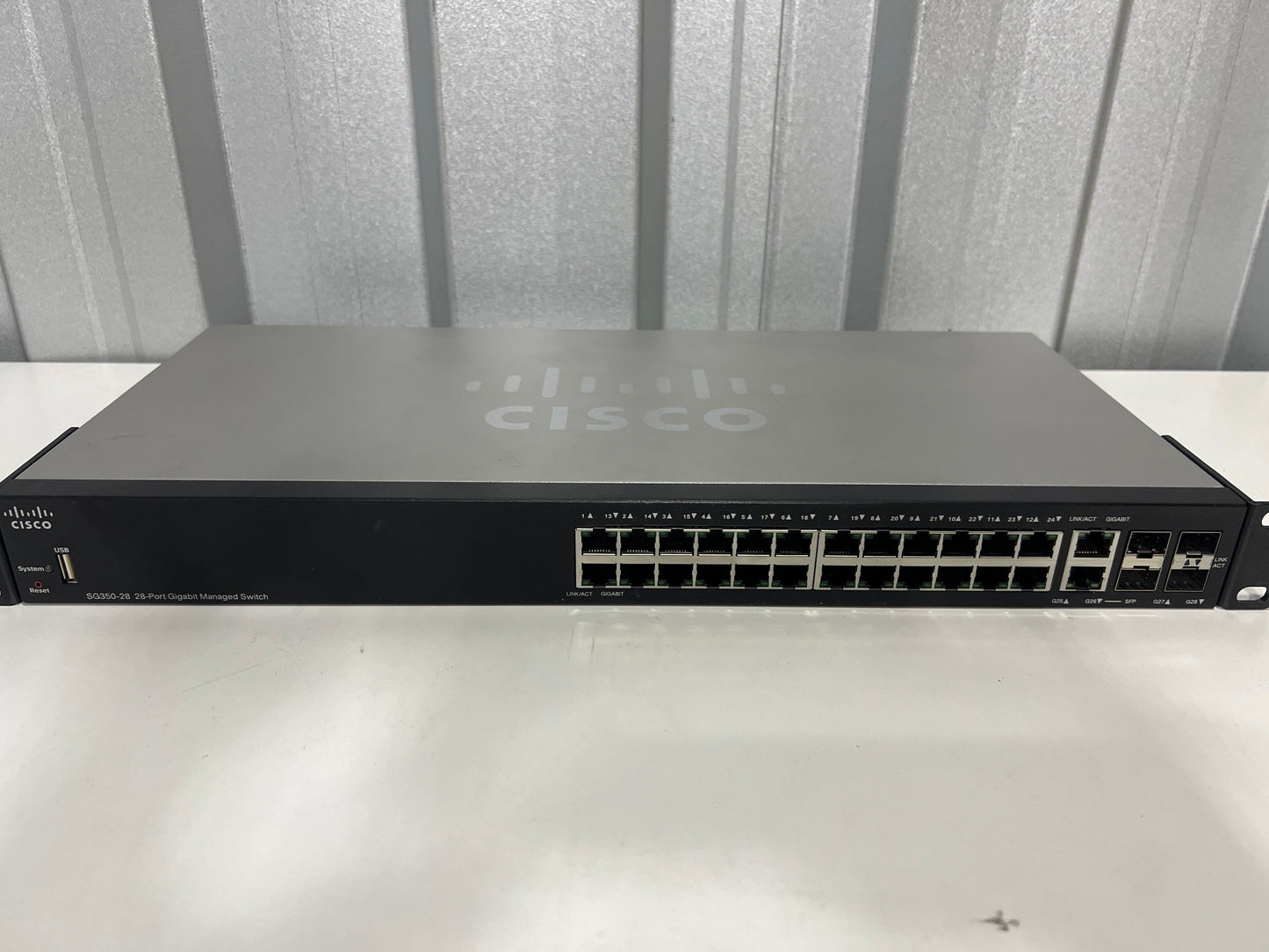 Switch Cisco SG350-28